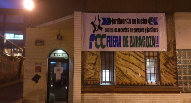 Pancarta en apoyo a la lucha de la plantilla de FCC. Foto: CGT Aragón