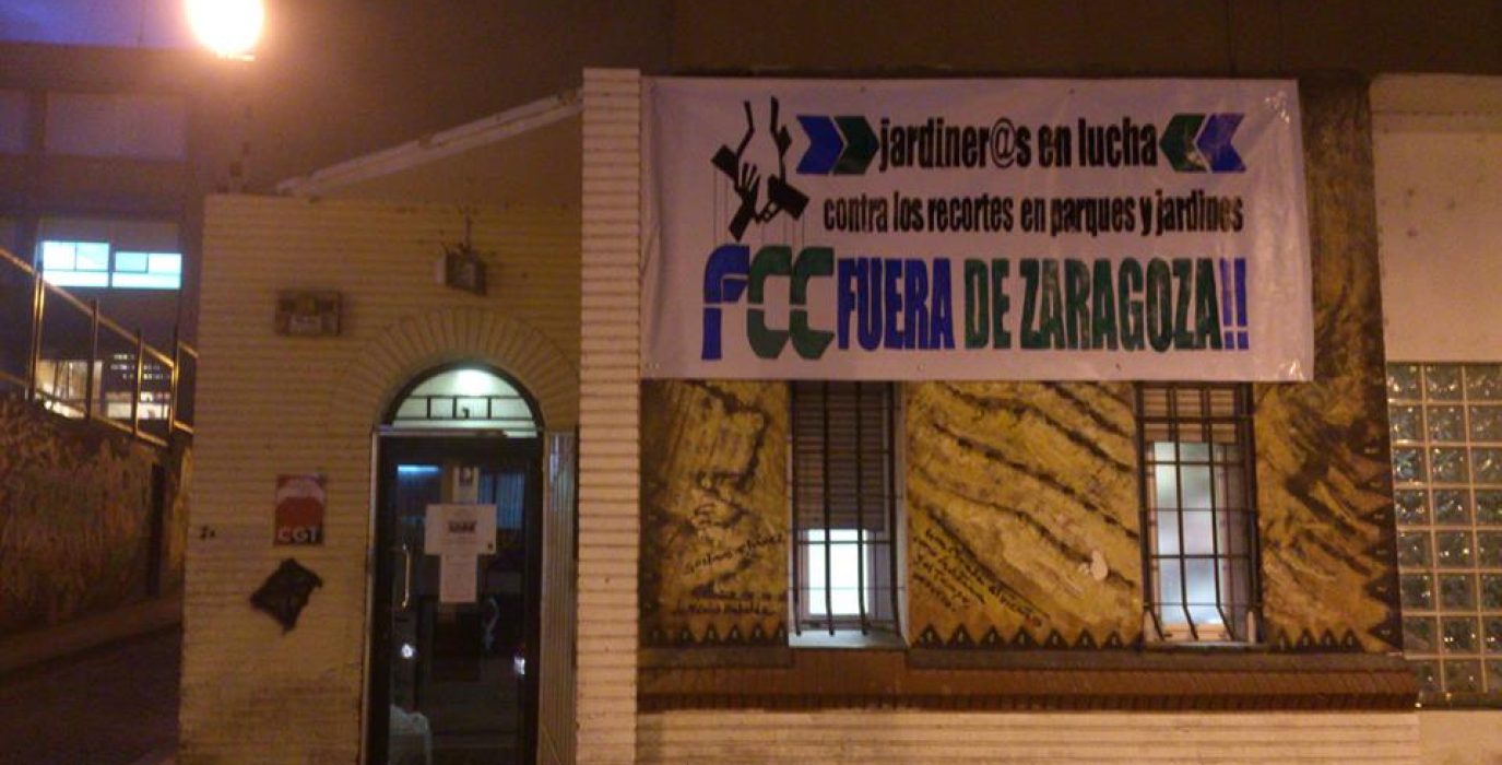 Pancarta en apoyo a la lucha de la plantilla de FCC. Foto: CGT Aragón