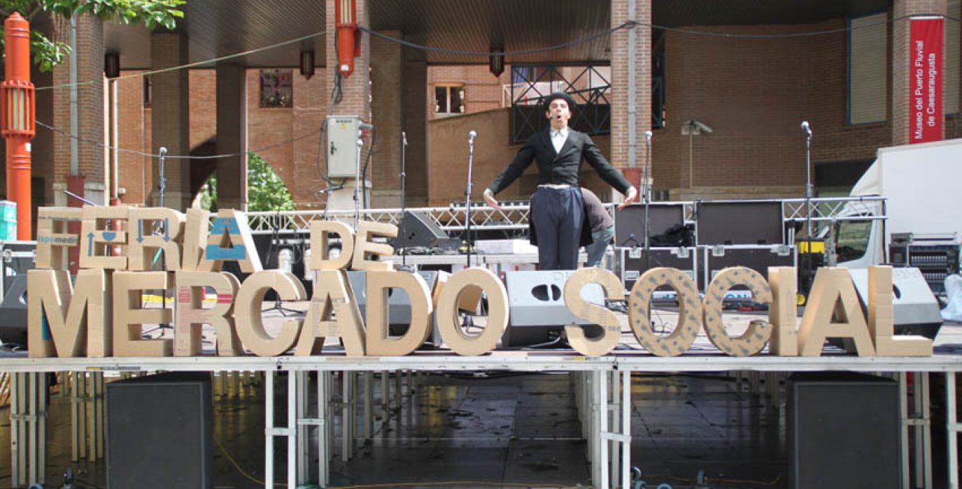 La plaza San Bruno se volverá a llenar de economía solidaria con la Feria del Mercado Social. Foto: AraInfo