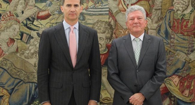 Felipe VI junto a Pedro Quevedo, diputado de Nueva Canarias. Foto: NC