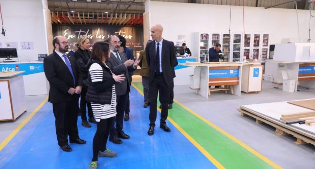 Visita del presidente de Aragón, Javier Lambán, a las instalaciones de Yudigar | Foto: DGA