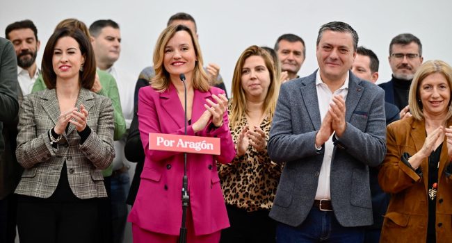 Pilar Alegría en un encuentro con 40 alcaldes y alcaldesas del PSOE Aragón.