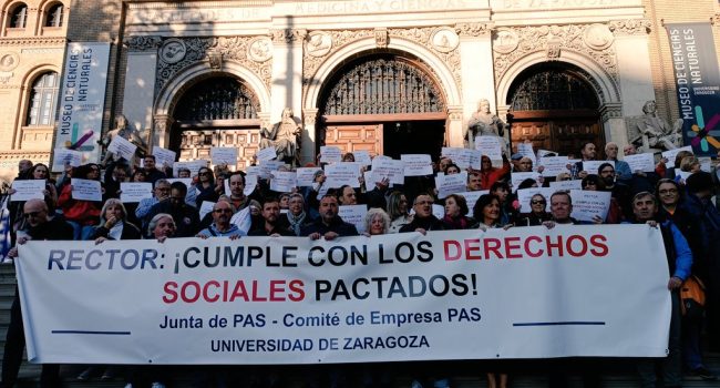Personal no docente de la Universidad de Zaragoza en el Paraninfo | Foto: Sindicato Somos.