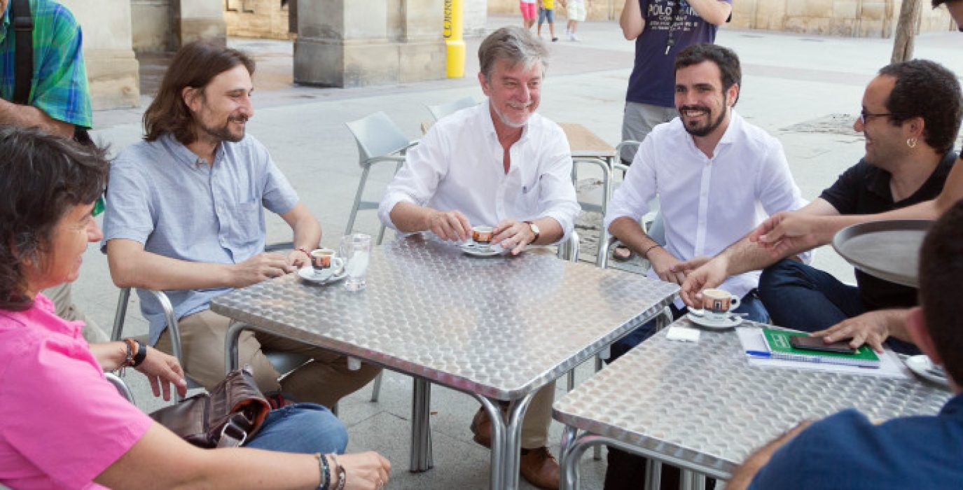 Garzón junto a Santisteve y los concejales Hijar, Cubero y Broto.