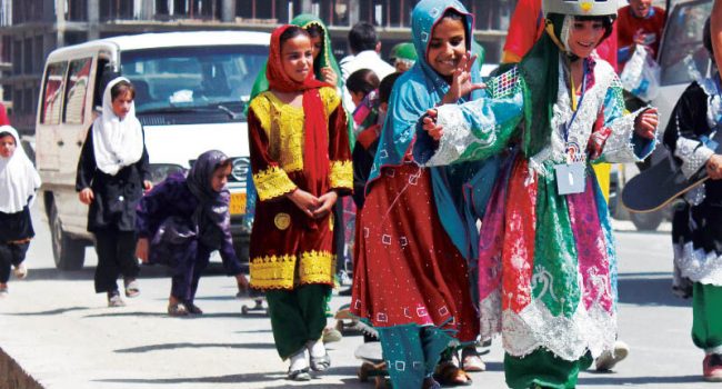 GSD11-Kabul-AfghanClothesGirls