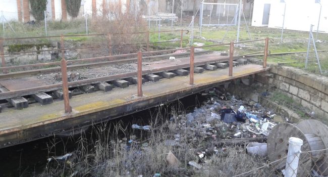 Giratoria de máquinas de la estación de ferrocarril de Caspe. Foto: CHA