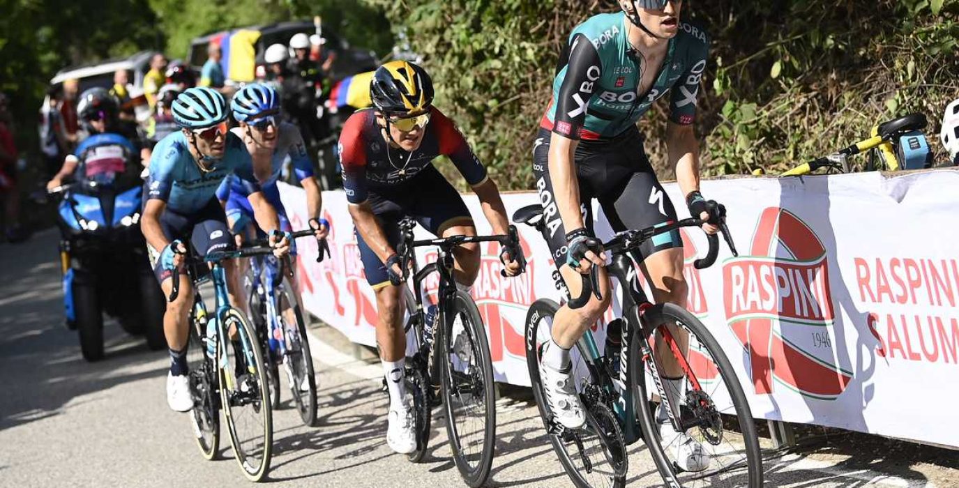 Carapaz, Hindley, Nibali y Yates, el cuarteto más fuerte en la etapa de Turín. Foto: @giroditalia