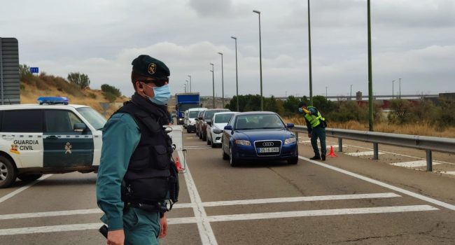 Uno de los controles de la Guardia Civil en Zaragoza. Foto: Guardia Civil