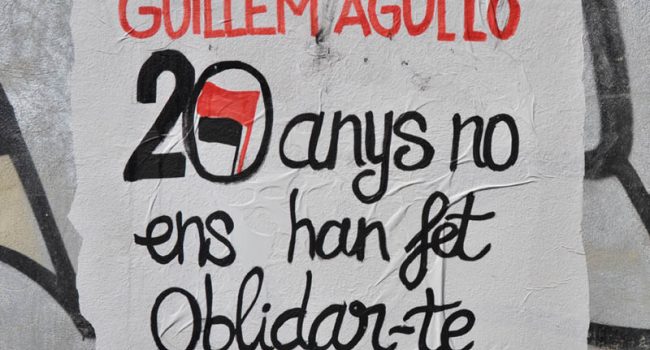 Pintada en recuerdo a Guillem Agulló en el 20 aniversario de su asesinato. Foto: Arran