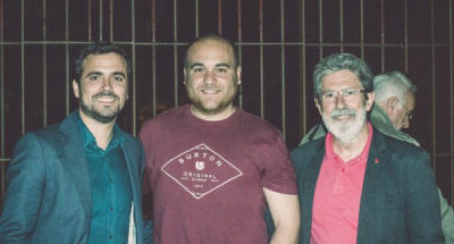 Alonso, en el centro, junto a Alberto Garzón y Adolfo Barrena. Foto: IU