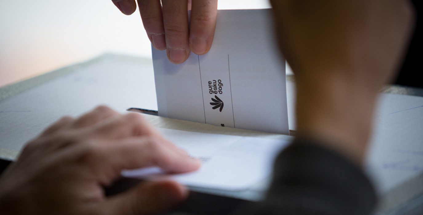 Votaciones en Donostia de la dinámica Gure Esku Dago. Foto: Ekaitz Zilarmendi (CC BY-SA 2.0)