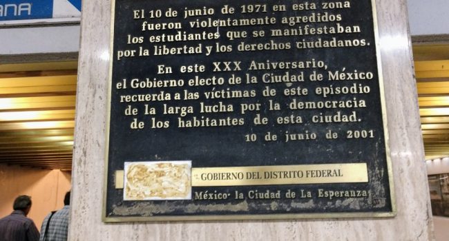 Placa conmemorativa del Gobierno de la Ciudad de México en 2001. Foto: ProtoplasmaKid