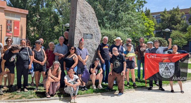 Participantes en el homenaje en Torrero del pasado 22 de junio al Consejo de Aragón y Joaquín Ascaso | Foto: Iker G. Izagirre / AraInfo