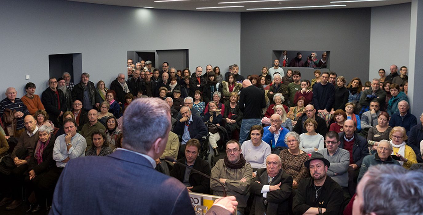 Un momento del homenaje a las y los represaliados y presos antifranquistas. Foto: Miguel G. Gracia (AZ)