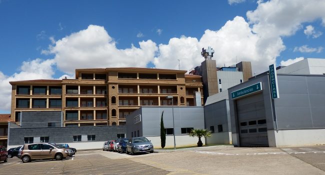 La denuncia presentada por CCOO obliga al Hospital Royo Villanova a paralizar una externalización