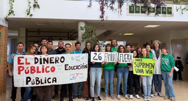 Foto: Profesorado del IES San Alberto Magno de Samianigo