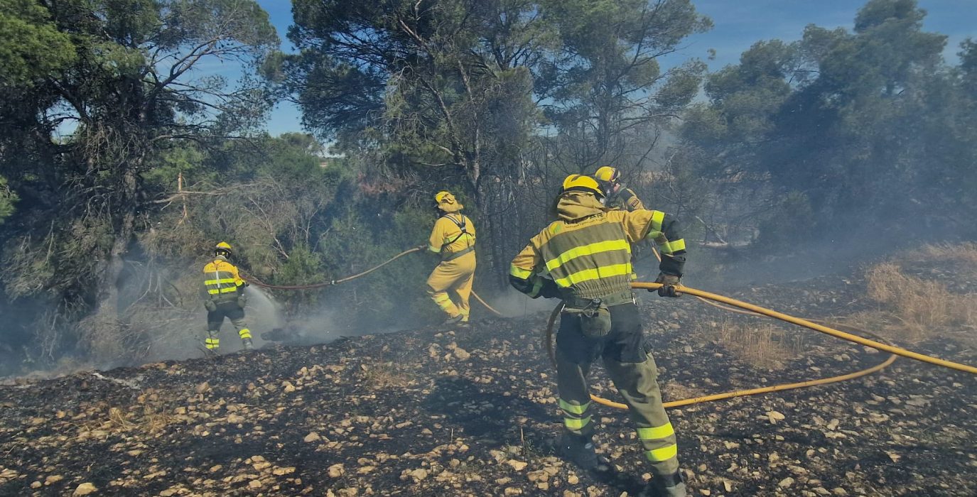 Efectivos trabajan contra el fuego | Foto: INFOAR (@IIFFAragon)