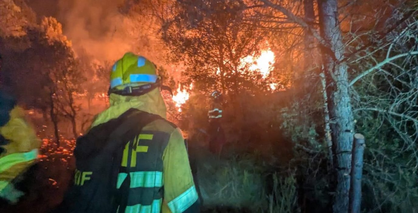 Las BRIF luchando contra el fuego en las Cinco Villas | Foto: @ATBrif