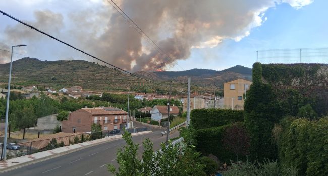 Las llamas en la Sierra de Algairén | Foto: INFOAR