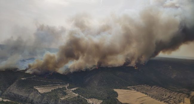 El incendio en Nonaspe sigue siendo el más activo. Foto: DGA