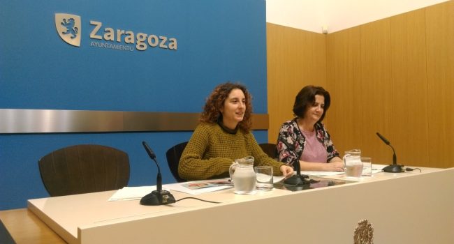 La concejala de Educación e Inclusión, Arantza Gracia, junto a la jefa de sección de Programas de Igualdad de la Casa de la Mujer, Soledad Bolea. Foto: AraInfo.