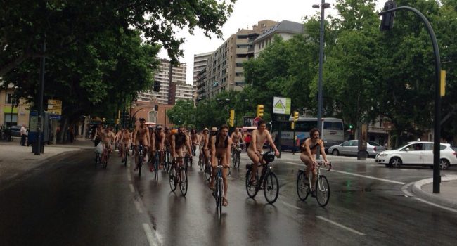XV marcha ciclonudista.