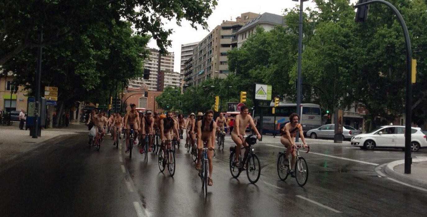 XV marcha ciclonudista.