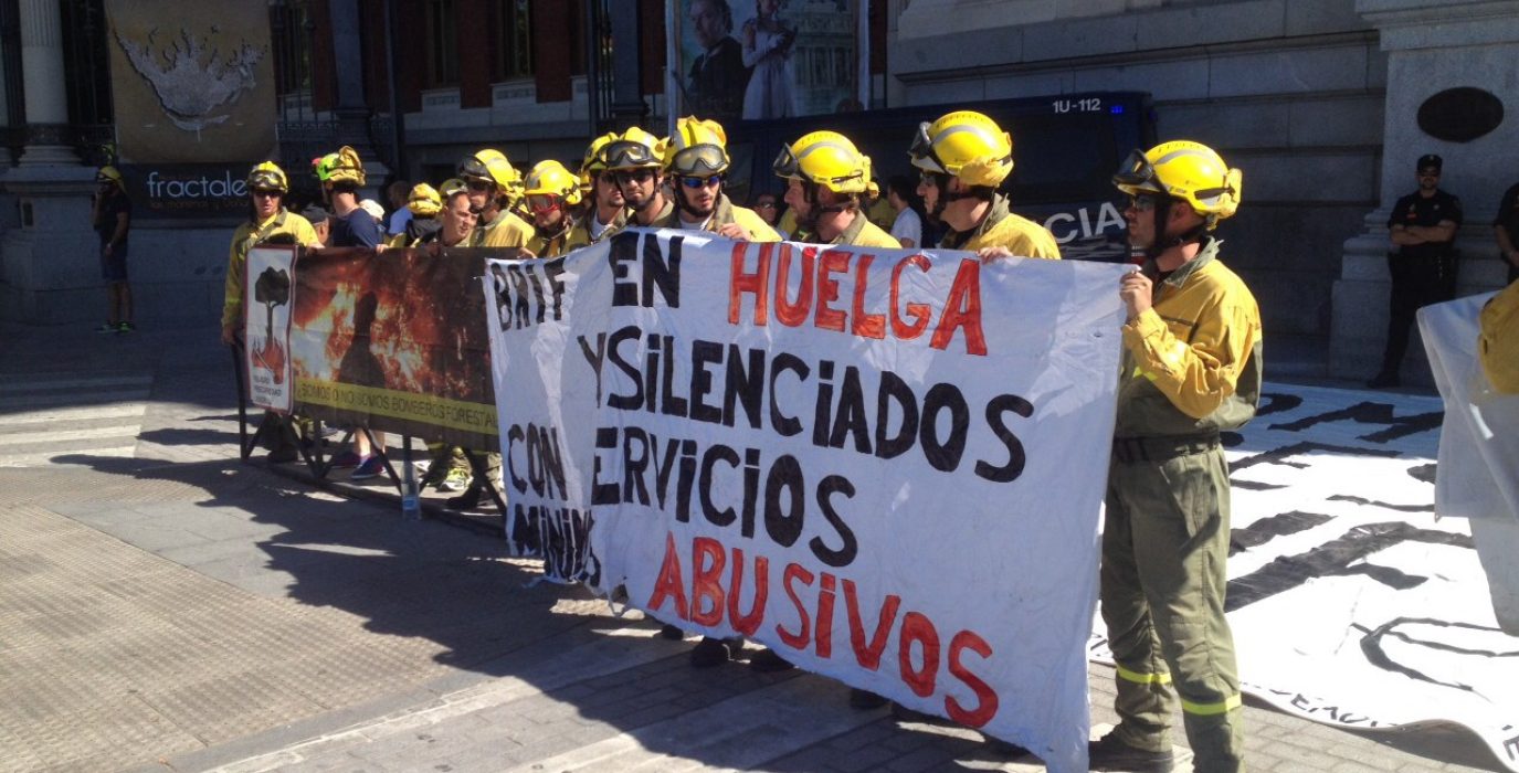 Imagen de la concentración frente al Ministerio de Agricultura y Medio Ambiente en el primer día de huelga indefinida de las BRIF. Foto: @BrifDaroca