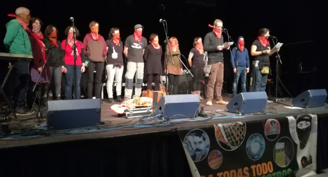 Lectura del manifiesto en el Festival de Arte Solidario con el zapatismo.