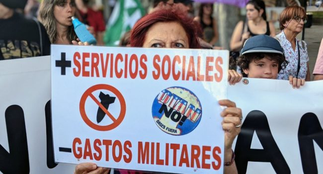 Pancarta en la manifestación sindical de Zaragoza. Foto: Iker G. Izagirre (AraInfo)