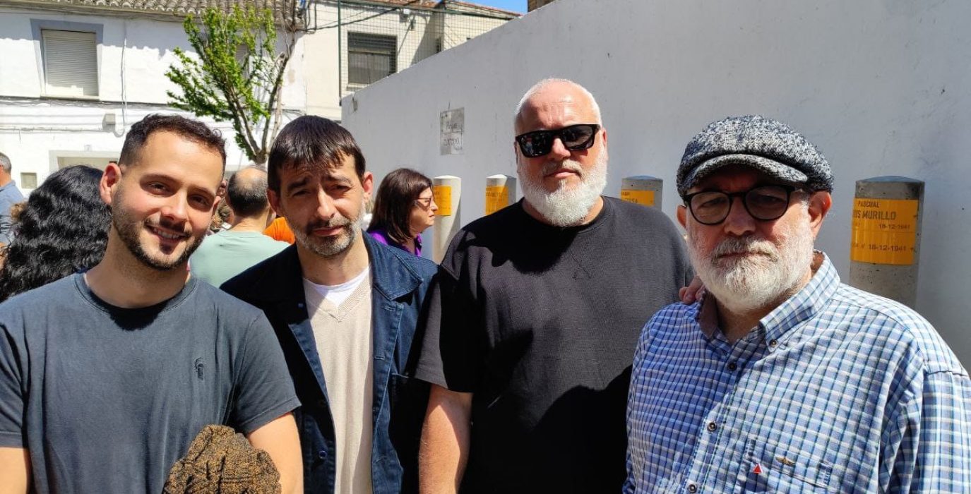 Sanz junto a Jose Ángel Miramón (En Común), Víctor Benedico (PCE Aragón) y Vicente Guerrero (IU Altoaragón) en el acto de memoria de Leciñena | Foto: IU Aragón
