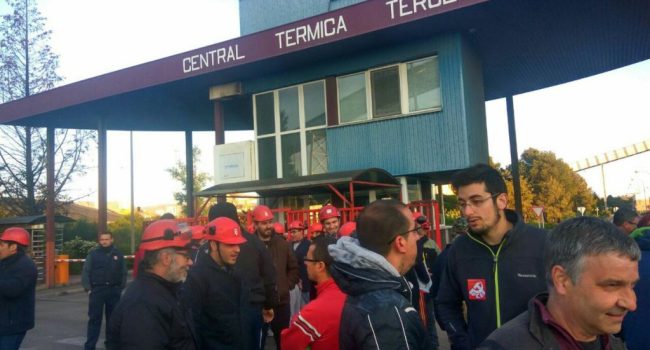 Plantilla de Maessa durante la huelga. Foto: @iu_teruel