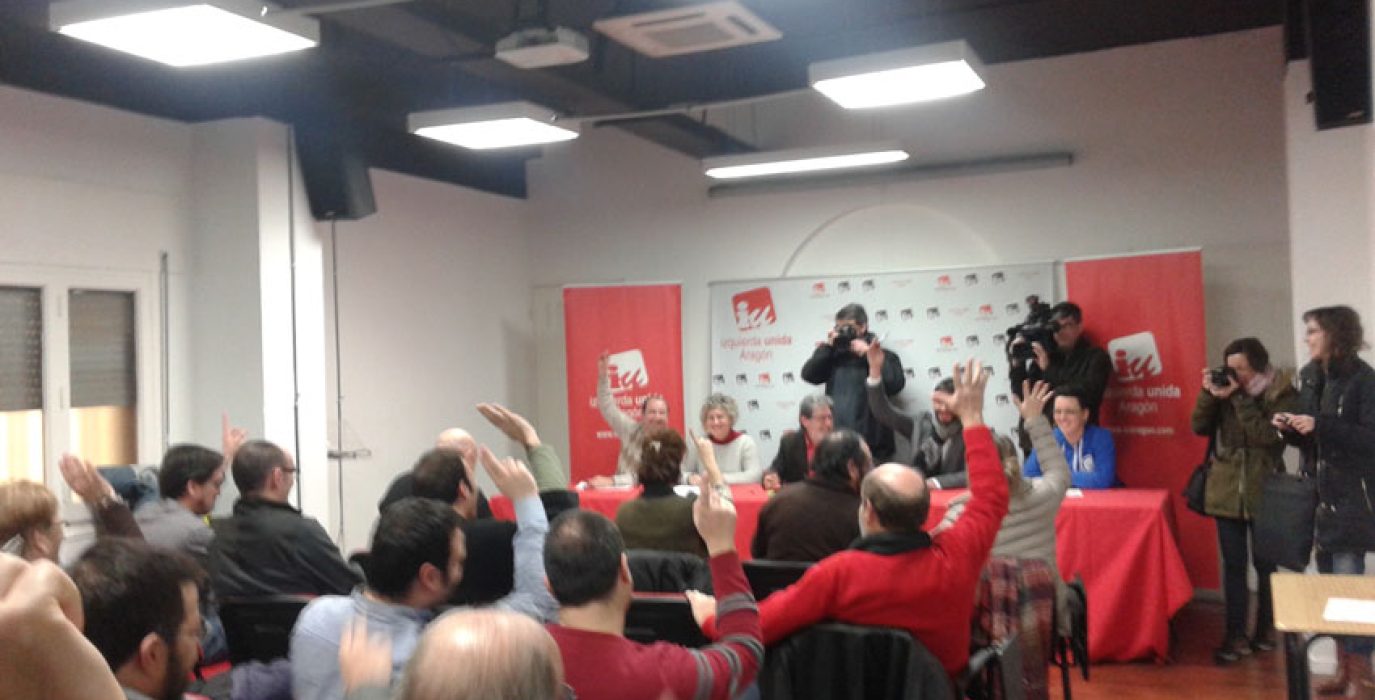 Votación durante el Consejo celebrado esta mañana.
