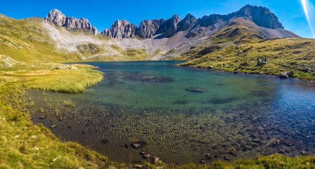 Los microplásticos también afectan a tesoros medioambientales aragoneses como lagunas e ibones