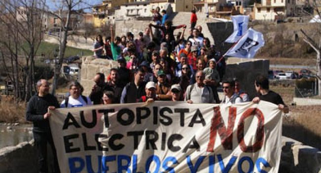 Os marchadors plegan en Capella (Foto: Alta Tensión)