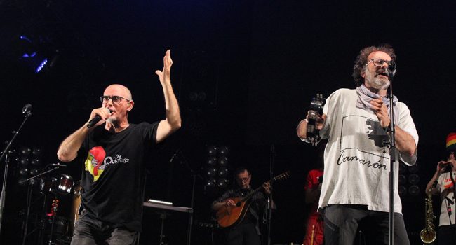 Dos de los cantantes de Ixo Rai en su concierto 20 años después este 23 de abril en Zaragoza