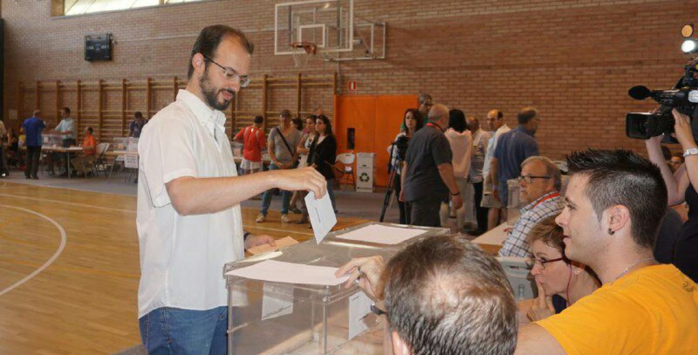 Jorge Luis Bail, cabeza de lista de Unidos Podemos en Común votando el pasado 26J. Foto: UPeC