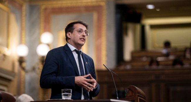 Jorge Pueyo reclama subvención estatal pa l'Academia Aragonesa de la Lengua