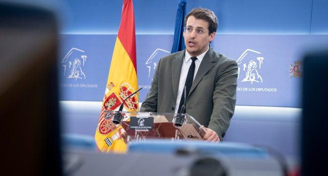 Jorge Pueyo en rueda de prensa en el Congreso | Foto: CHA - Sumar