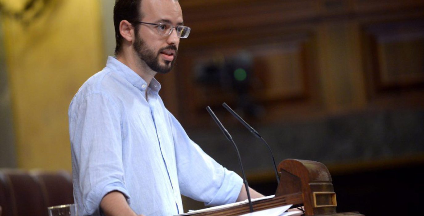 Jorge Luis Bail en una  intervención en el Congreso español