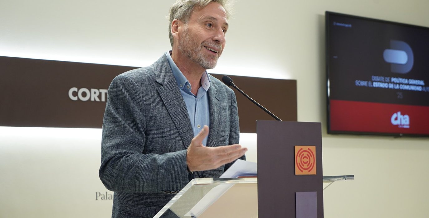 José Luis Soro, portavoz de CHA, en la rueda de prensa tras el discurso de Azcón | Foto: Cortes
