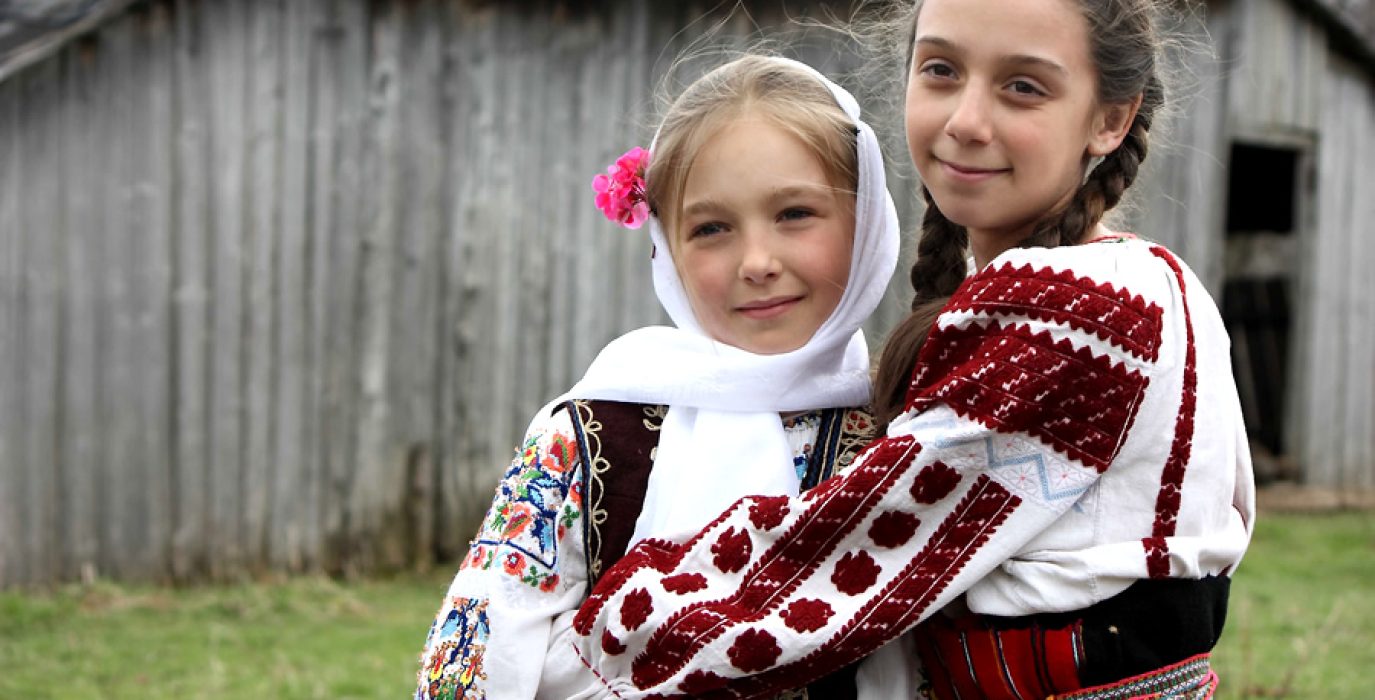 Jóvenes gitanas de Moldavia RROMEUROPE