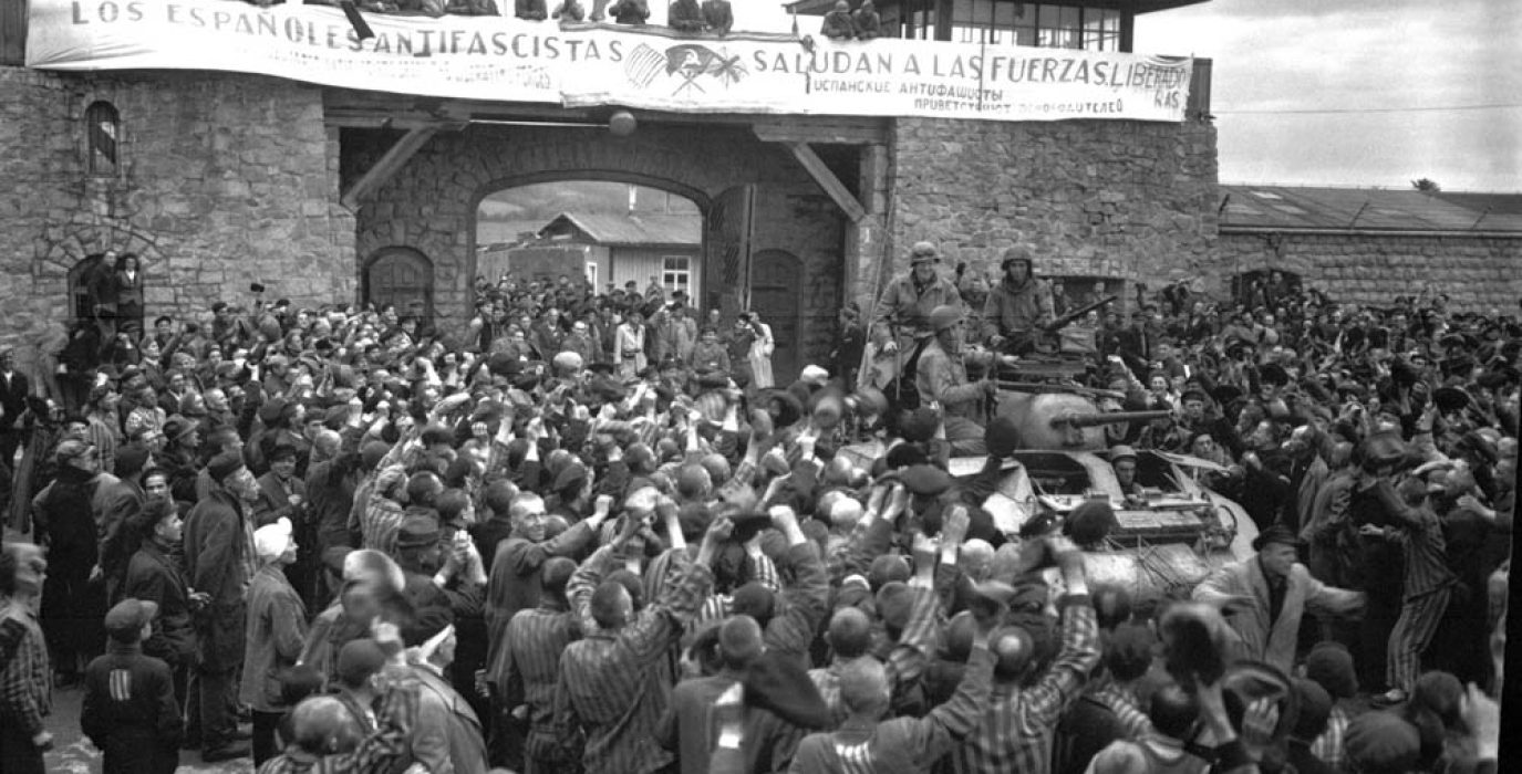 La fotografía mítica de la liberación de Mauthausen el 5 de mayo de 1945 | Foto: Donald R. Ornitz