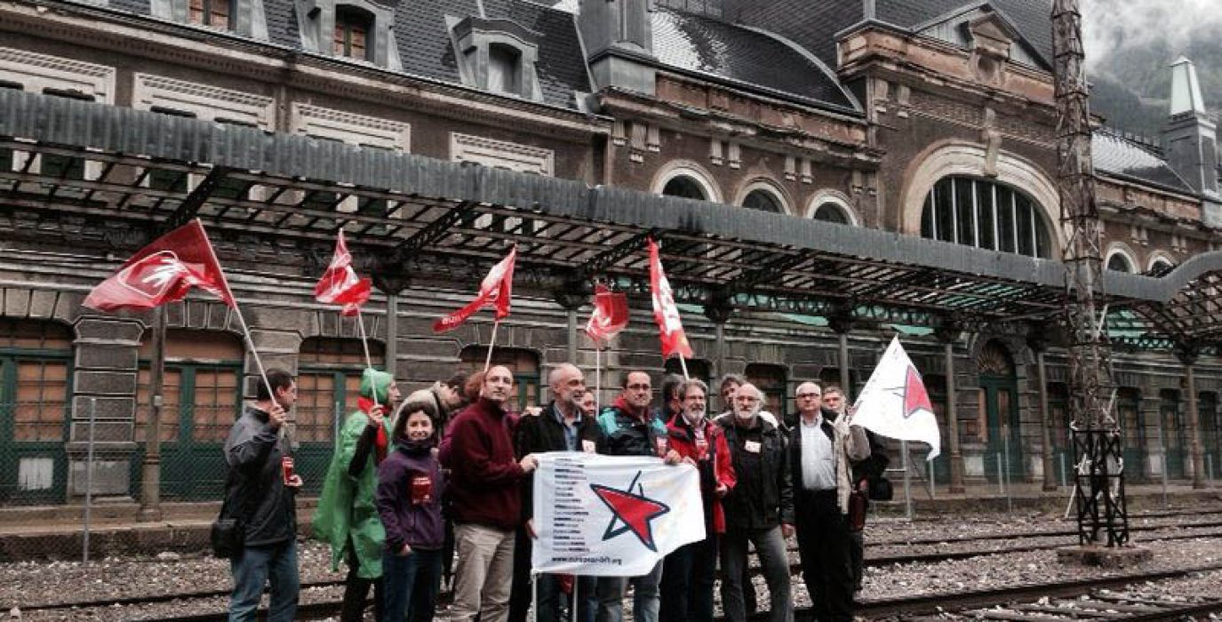 La Izquierda Plural ha mantenido un encuentro a ambos lados del túnel (en Canfranc y Oloron) con el candidato del Front de Gauche, miembros del Partido Comunista de Aquitania, CREFCO y CRELOC.
