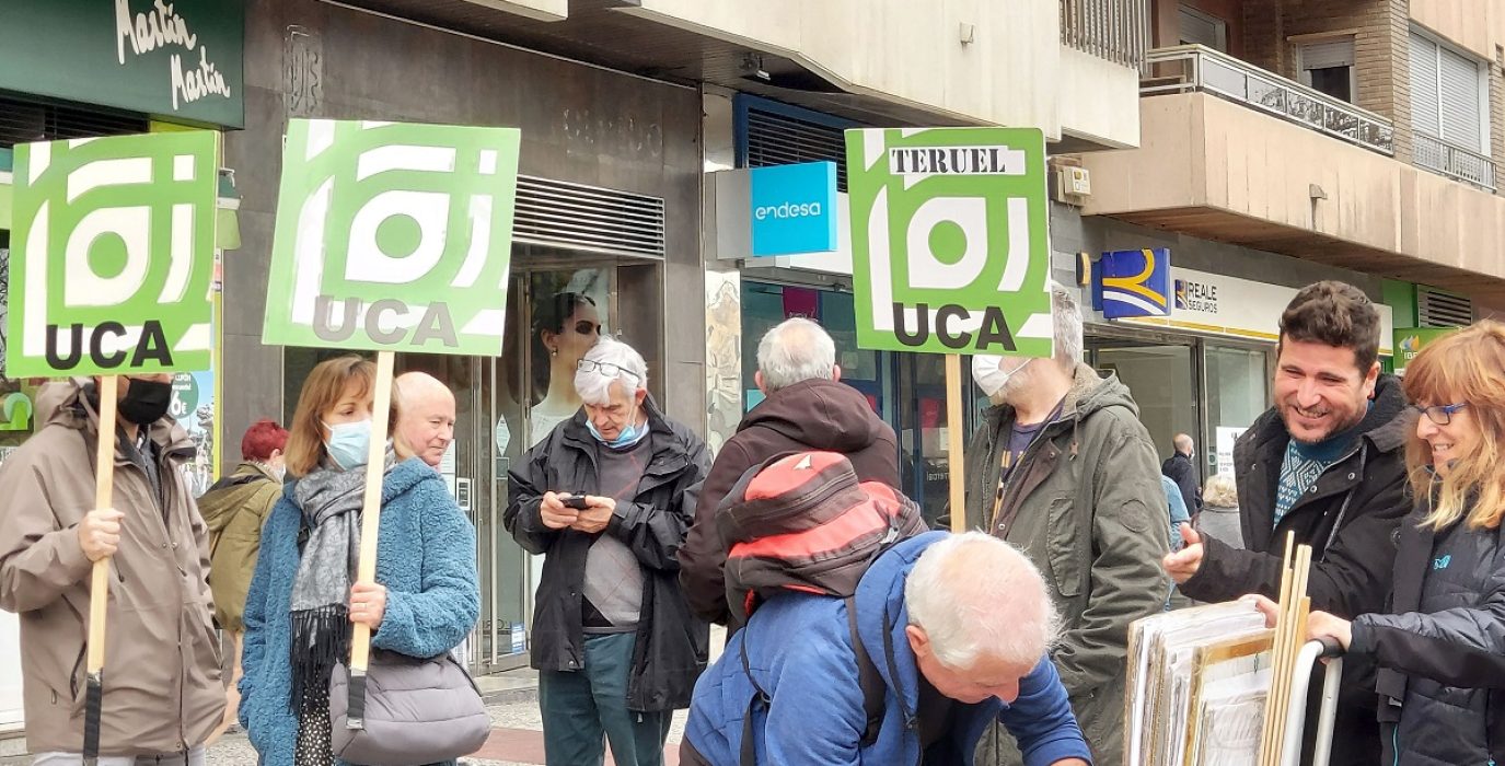 LUZ Y GAS, BASTA DE ABUSOS_CONCENTRACION UCARAGON ZGZ 1