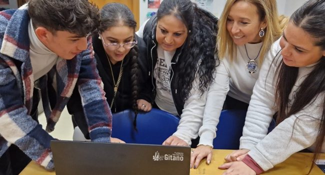 La Fundación de Secretariado Gitano abre una nueva aula digital en su sede del Arrabal en Teruel