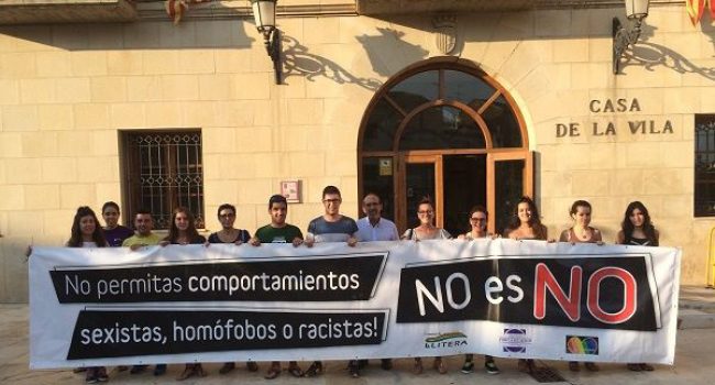 Pancarta de la campaña en las fiestas de Tamarit. Foto: Colectivo por la Igualdad de La Llitera