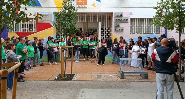 La asamblea educativa del IES Pedro de Luna de Zaragoza se concentra en defensa de la educación pública
