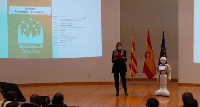 Esther Borao, directora de ITAINNOVA, en la presentación del Saturdays AI de Zaragoza