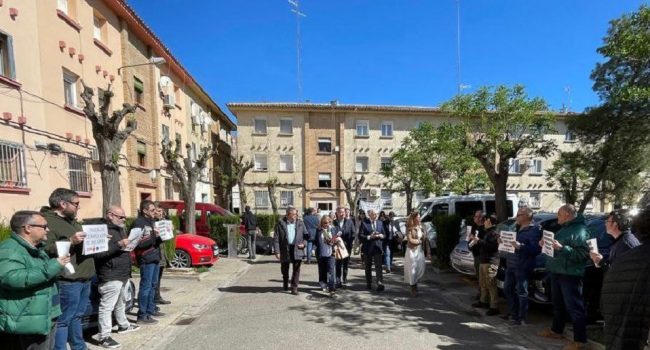La plantilla del Ayuntamiento de Zaragoza aborda a Chueca en “uno de sus actos promocionales”